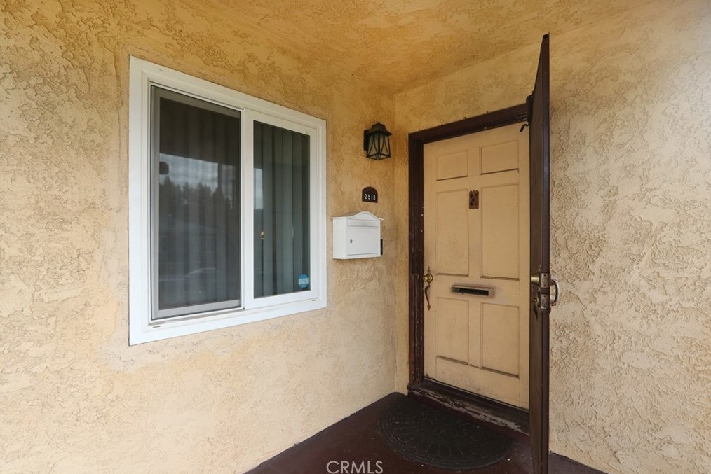 2518 El Sol Ave, Altadena, CA 91001