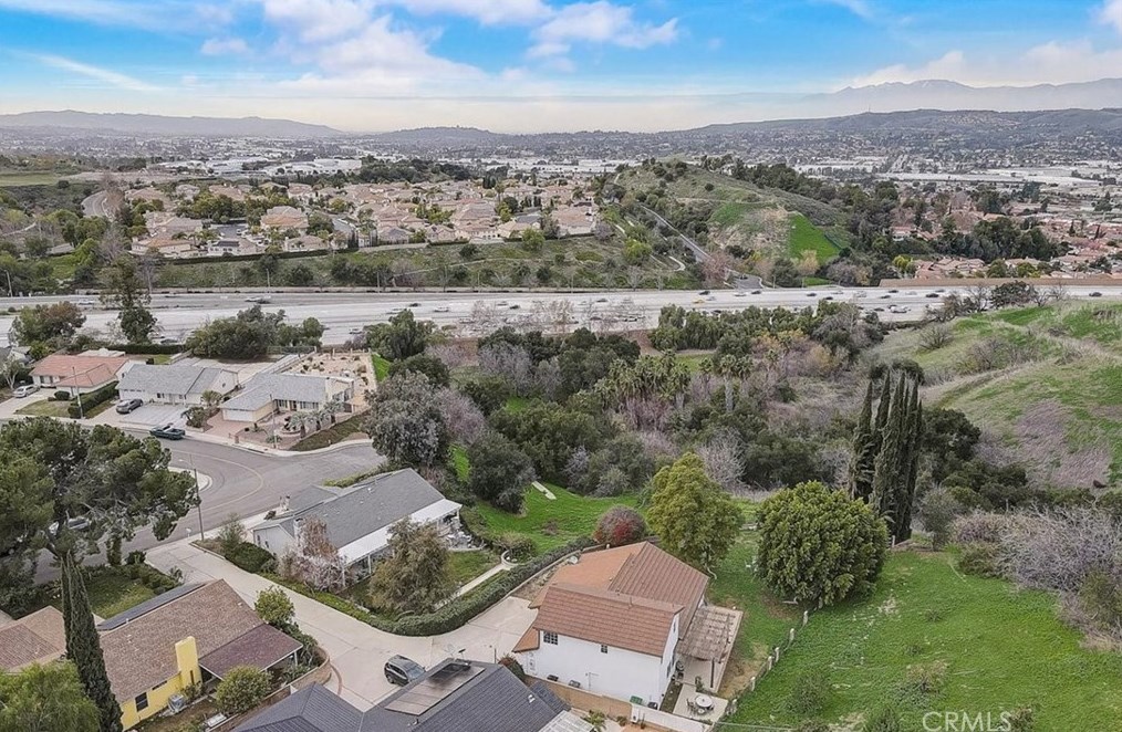 1704 Autumnglow Dr, Pomona CA  91765-2710 exterior