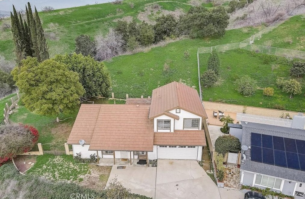 1704 Autumnglow Dr, Pomona CA  91765-2710 exterior