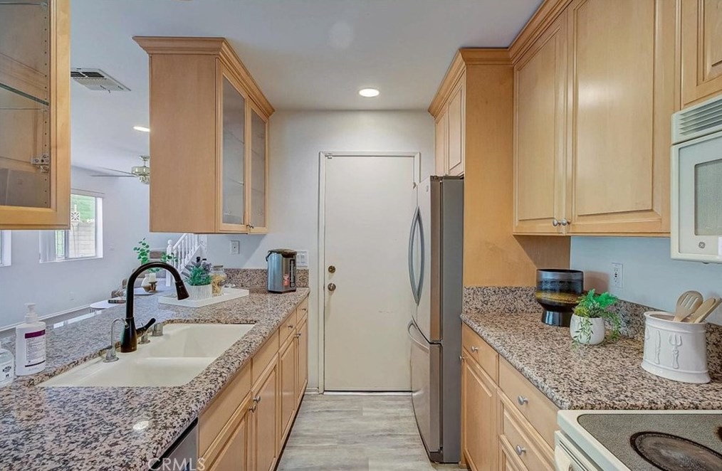 1704 Autumnglow Dr, Pomona CA  91765-2710 exterior