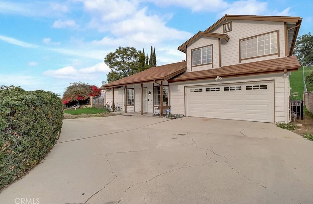 1704 Autumnglow Dr, Pomona CA  91765-2710 exterior