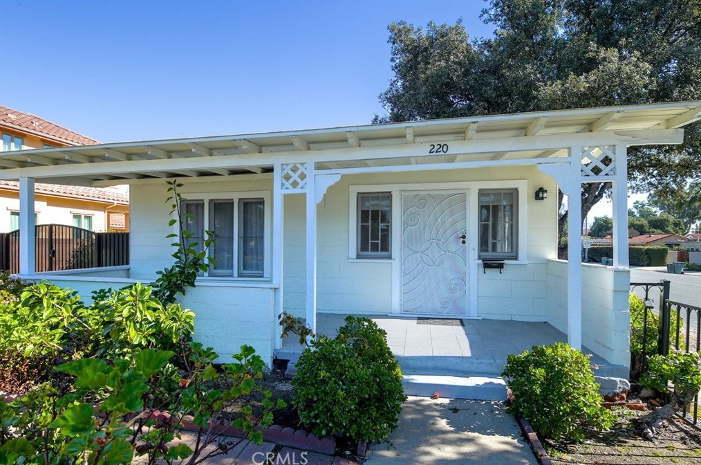 220 S Berkeley Ave, Pasadena, CA 91107