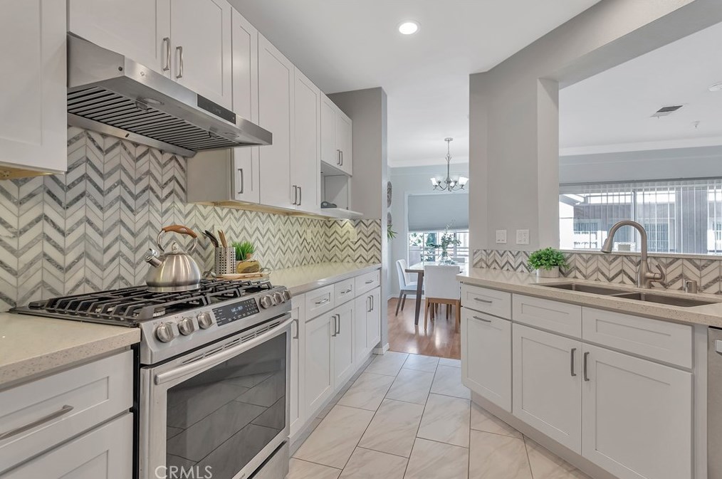 14023 Lemoli Ave, Hawthorne, CA 90250