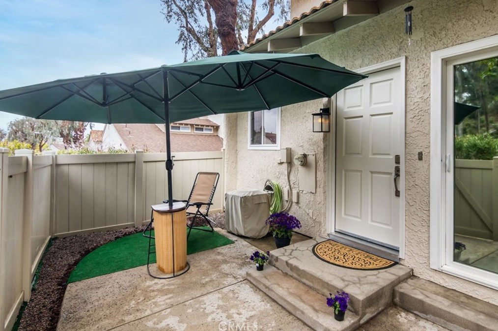 1155 Ramona Dr, Thousand Oaks, CA 91320-3527