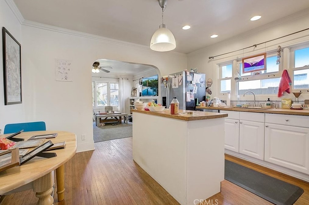 620 Coronado St, Los Angeles CA  90026-3913 exterior
