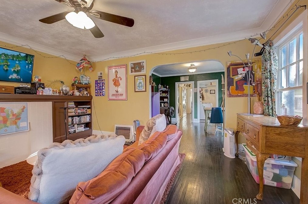620 Coronado St, Los Angeles CA  90026-3913 exterior