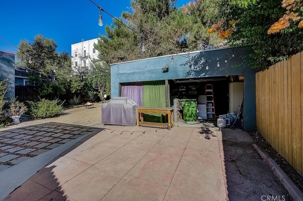 620 Coronado St, Los Angeles CA  90026-3913 exterior