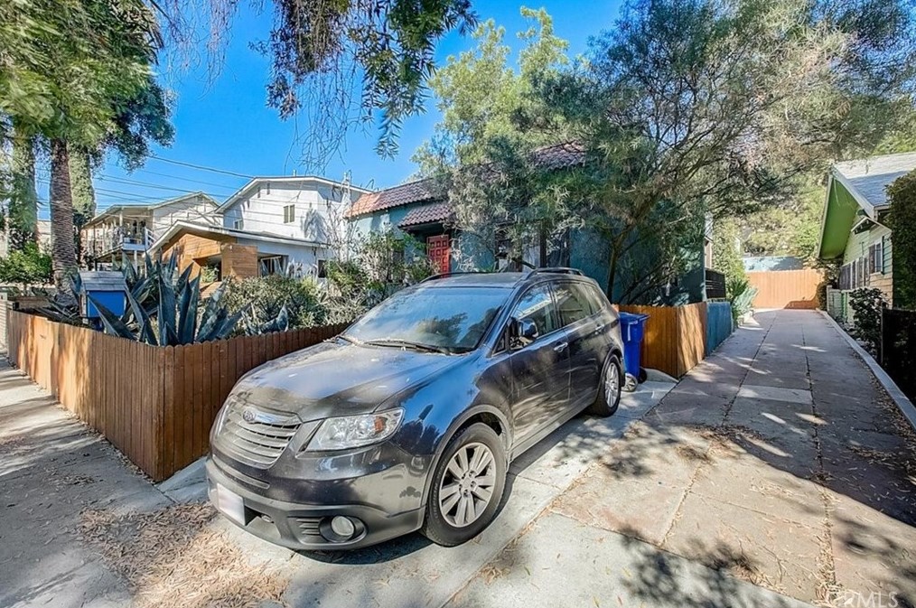 620 Coronado St, Los Angeles CA  90026-3913 exterior