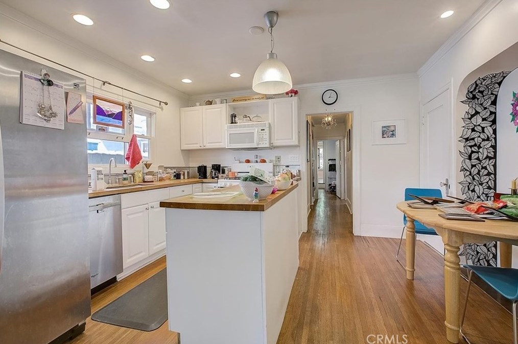 620 Coronado St, Los Angeles CA  90026-3913 exterior