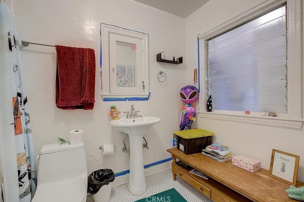 620 Coronado St, Los Angeles CA  90026-3913 exterior