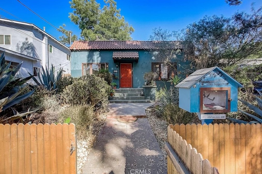 620 Coronado St, Los Angeles CA  90026-3913 exterior