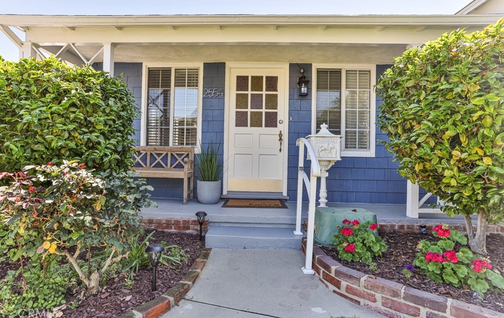 2554 Mayfield Ave, Montrose, CA 91020