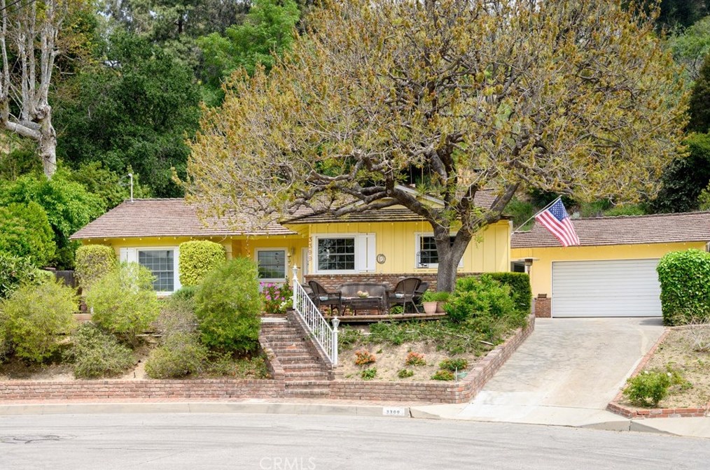 3399 Vickers Dr, Glendale, CA 91208