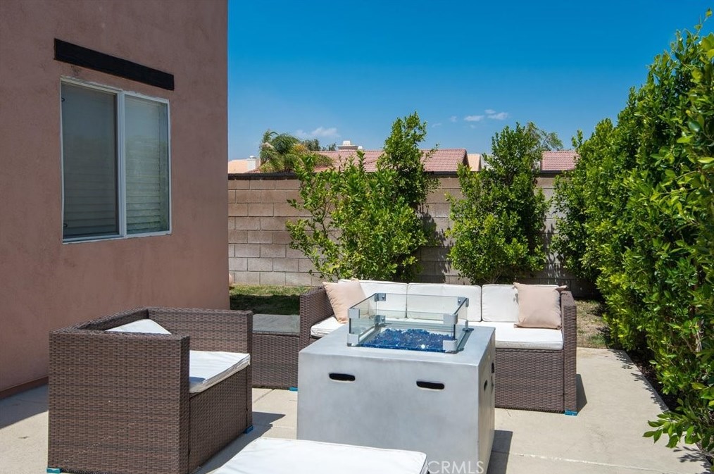 30476 Seminole Ct, Cathedral City CA  92234-6107 exterior