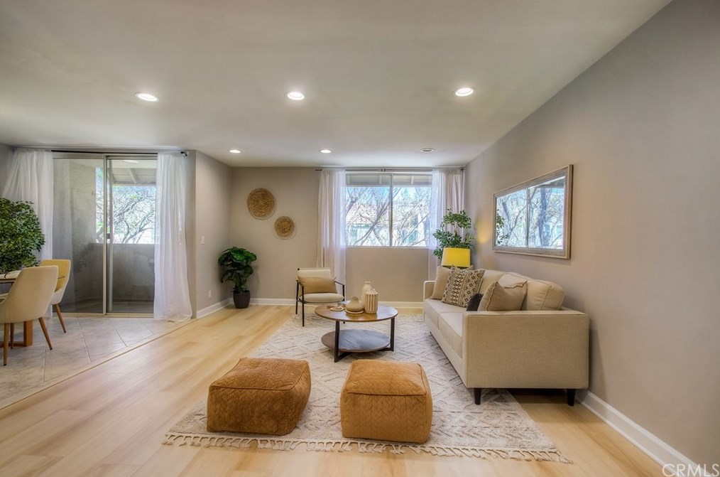 14141 Dickens St #306, Van Nuys, CA 91423
