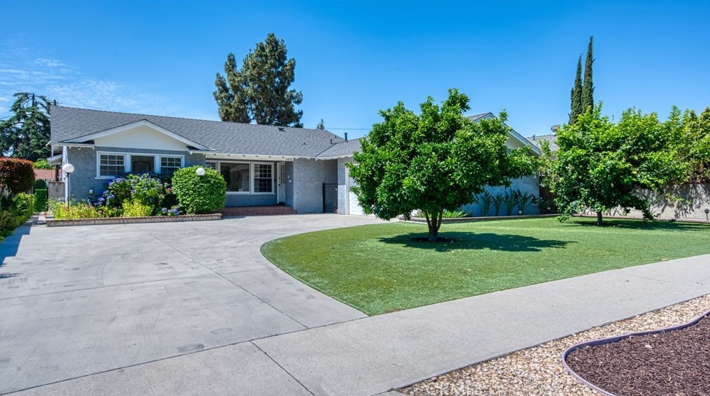 11228 Erwin St, North Hollywood, CA 91606