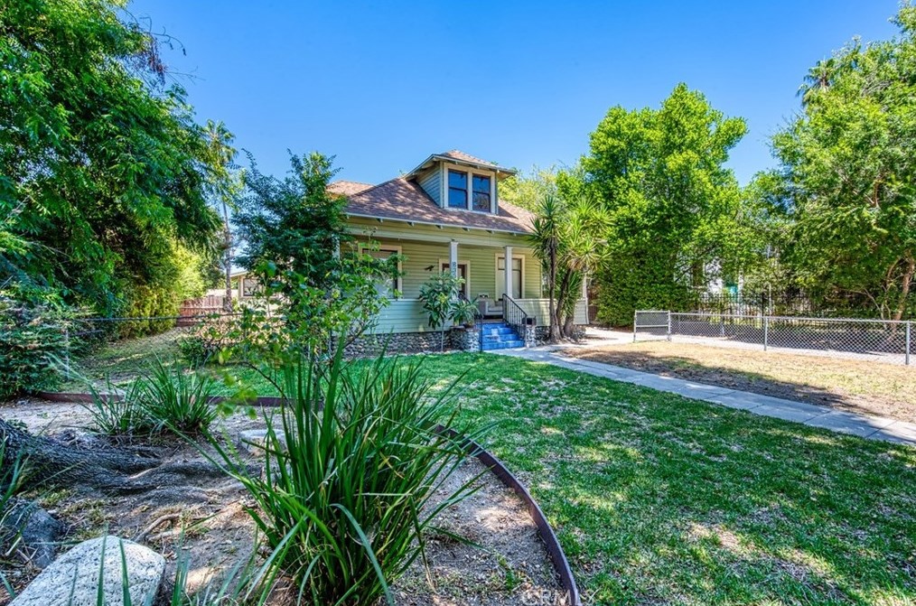 635 Marengo Ave, Pasadena, CA 91106-3680