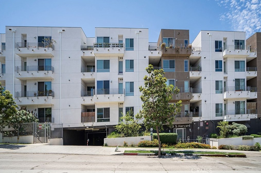 1101 Harvard Blvd, Los Angeles CA  90006-2238 exterior