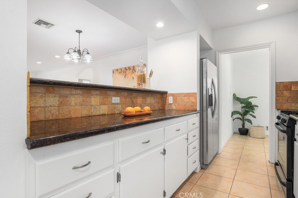 6219 Auckland Ave, North Hollywood, CA 91606-3904