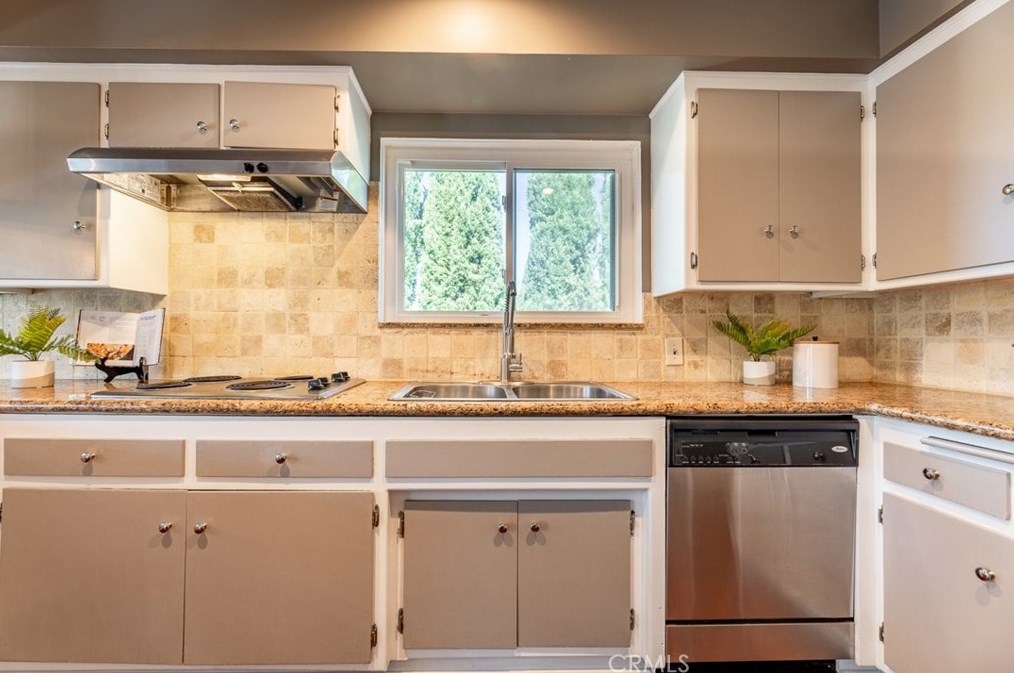 4736 Grey Dr, Los Angeles CA  90032-2021 exterior