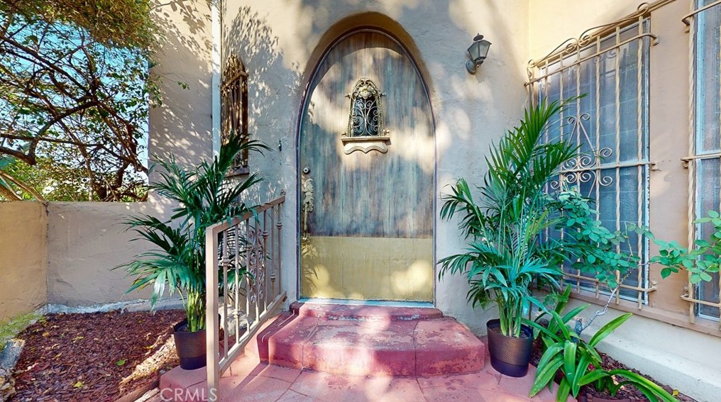 344 Vista St, Los Angeles, CA 90036-5739