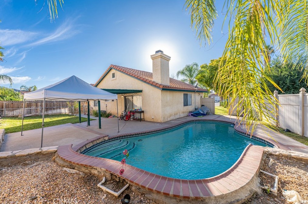 1542 Eagle Mountain Pl, Hemet CA  92545-9761 exterior