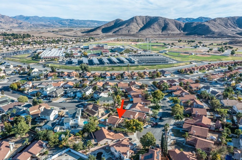 1542 Eagle Mountain Pl, Hemet CA  92545-9761 exterior