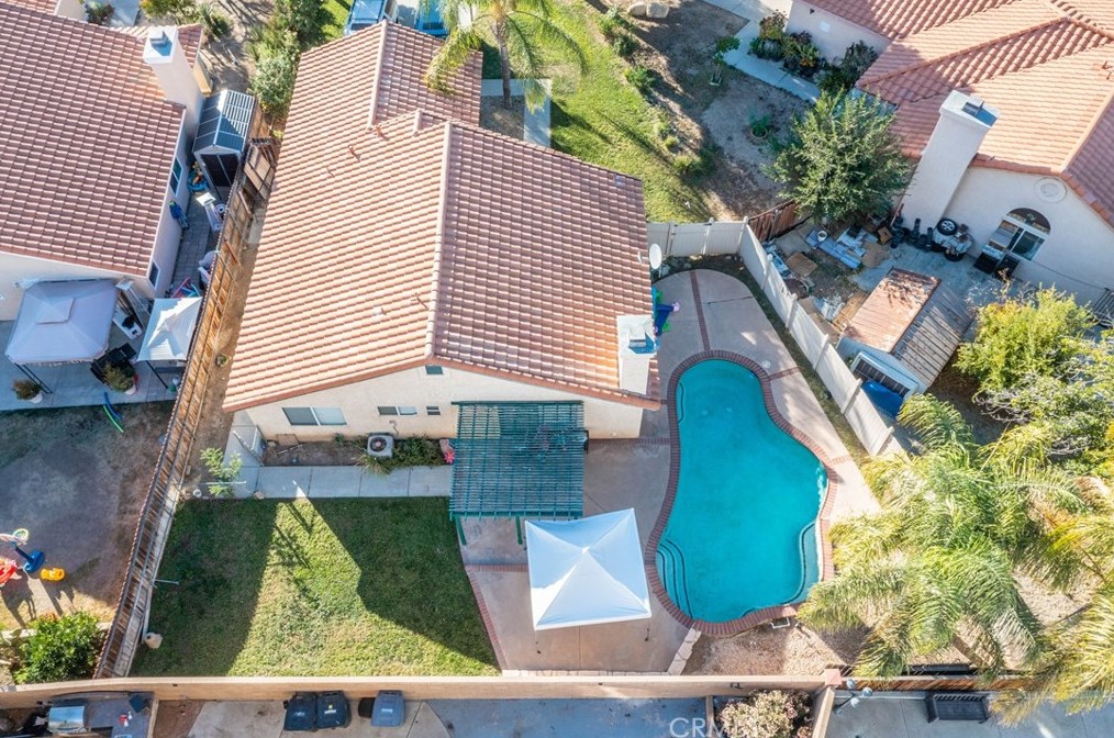 1542 Eagle Mountain Pl, Hemet CA  92545-9761 exterior