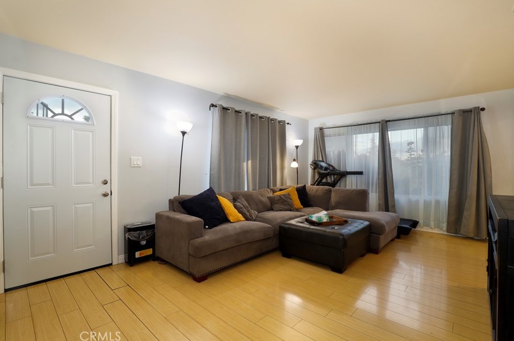 577 W Grondahl St, Covina, CA 91722
