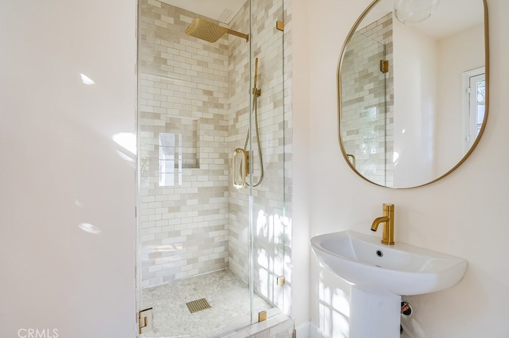 822 Allen Ave, Pasadena CA  91104-4003 exterior