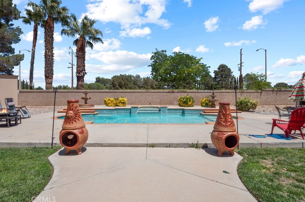 40148 Tesoro Ln, Palmdale CA  93551-4832 exterior