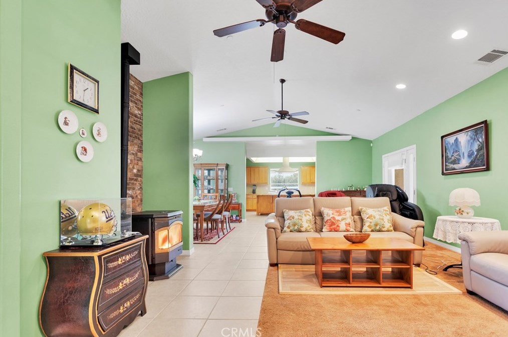 8368 Arrowhead Rd, Phelan CA  92371-6299 exterior