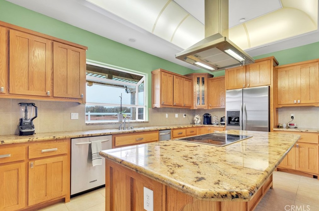 8368 Arrowhead Rd, Phelan CA  92371-6299 exterior