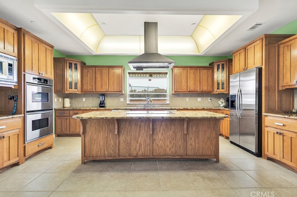 8368 Arrowhead Rd, Phelan CA  92371-6299 exterior