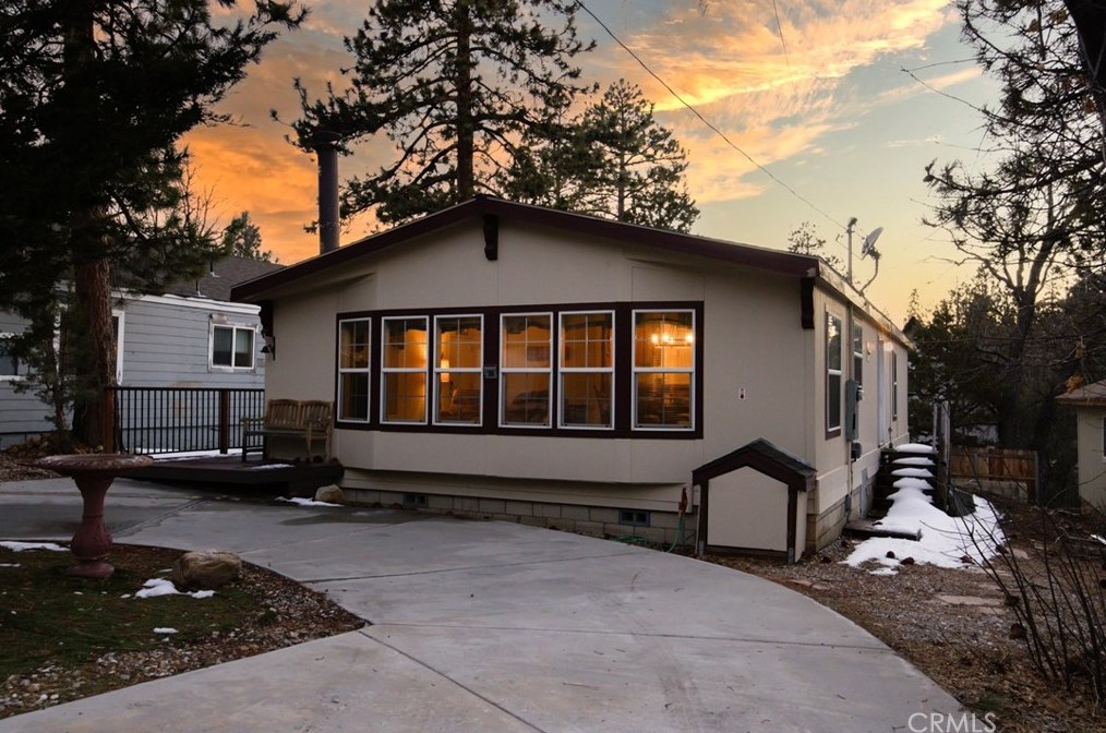 280 Sunset Ln, Big Bear City, CA 92386