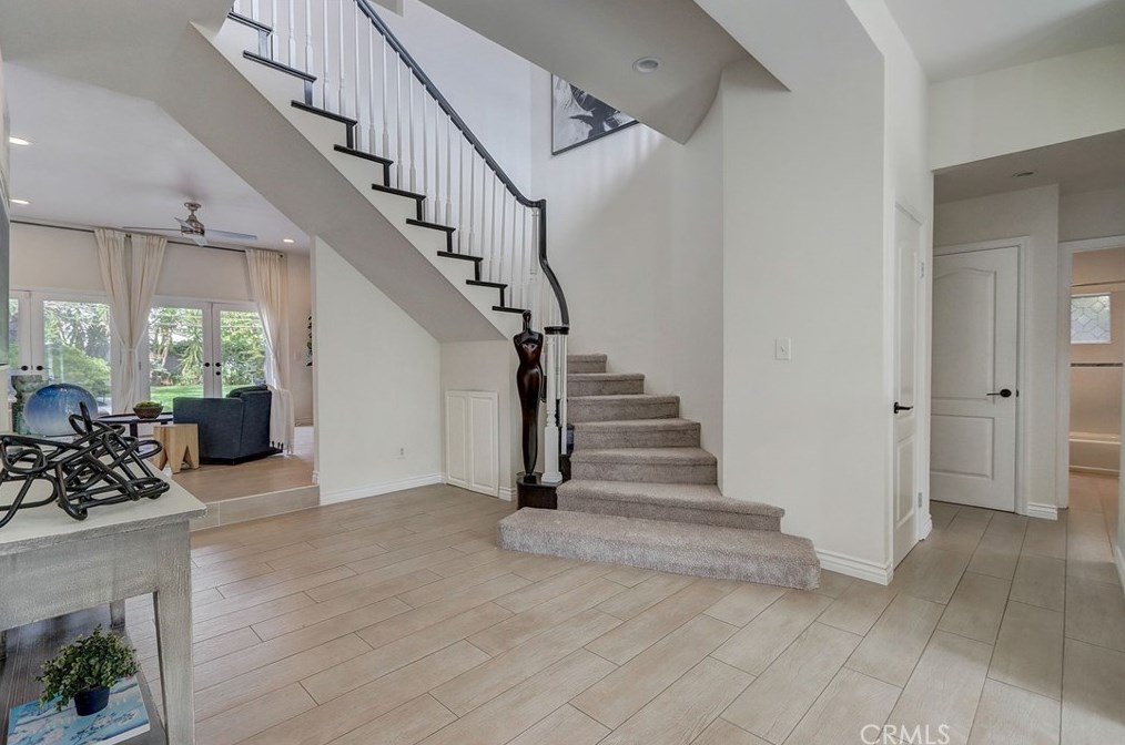 2224 Laurel Pl, Newport Beach CA  92663-5458 exterior