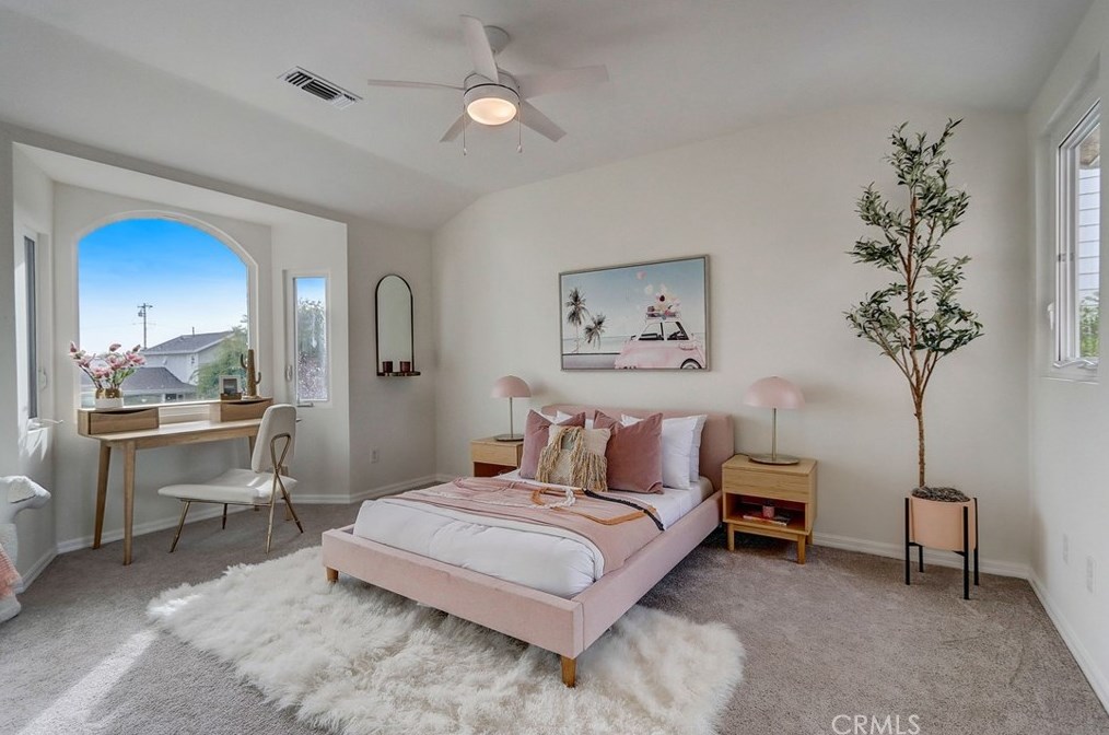 2224 Laurel Pl, Newport Beach CA  92663-5458 exterior