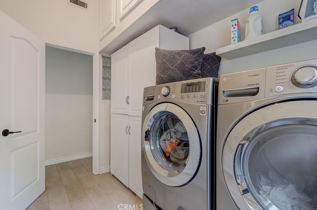 2224 Laurel Pl, Newport Beach CA  92663-5458 exterior