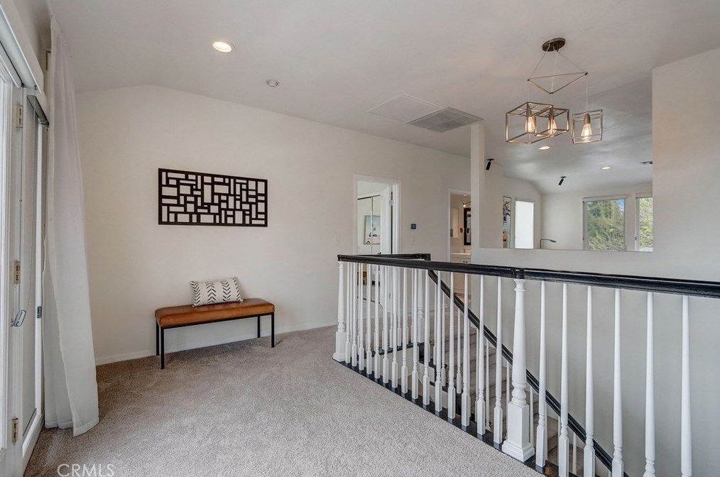 2224 Laurel Pl, Newport Beach CA  92663-5458 exterior