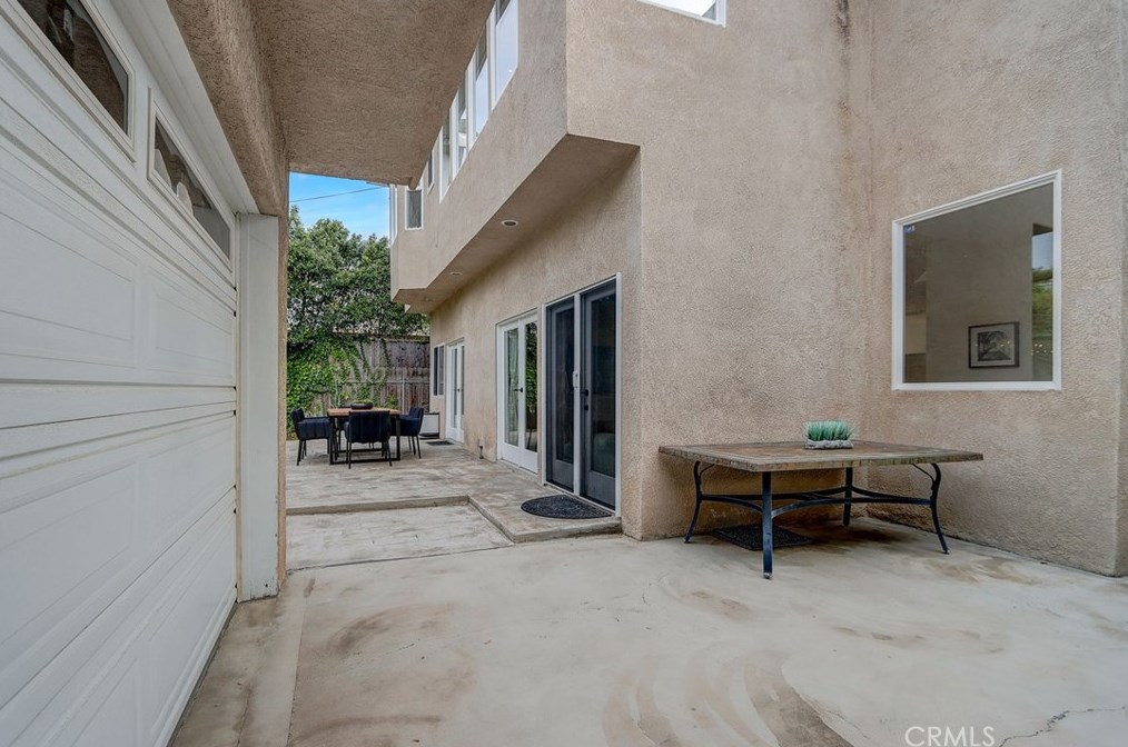 2224 Laurel Pl, Newport Beach CA  92663-5458 exterior