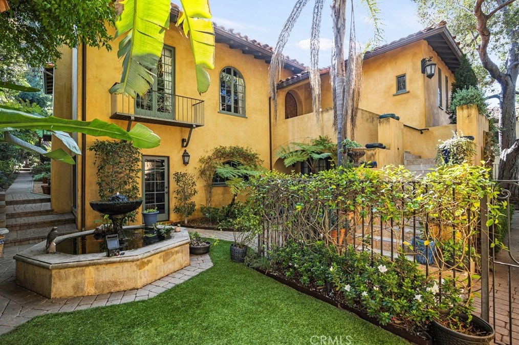 788 Grand Ave, Pasadena CA  91105-2447 exterior