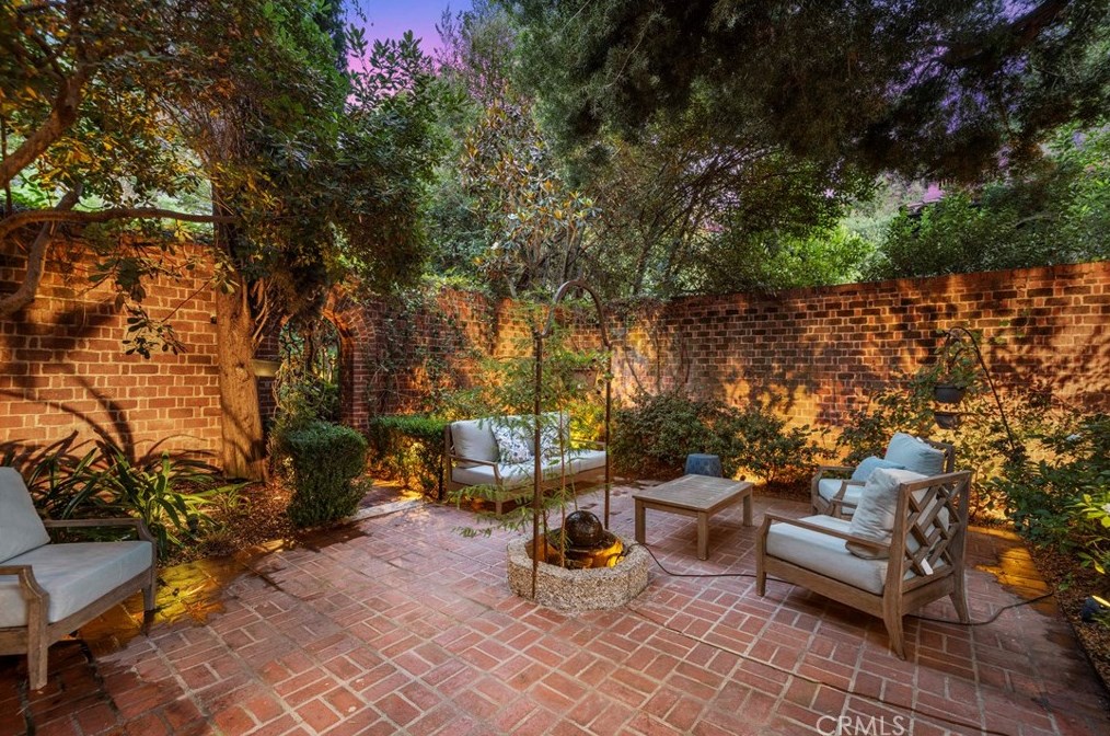 788 Grand Ave, Pasadena CA  91105-2447 exterior