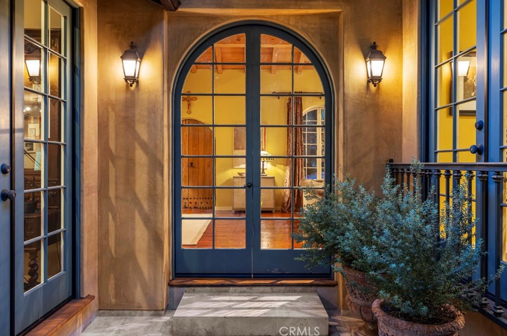 788 Grand Ave, Pasadena CA  91105-2447 exterior