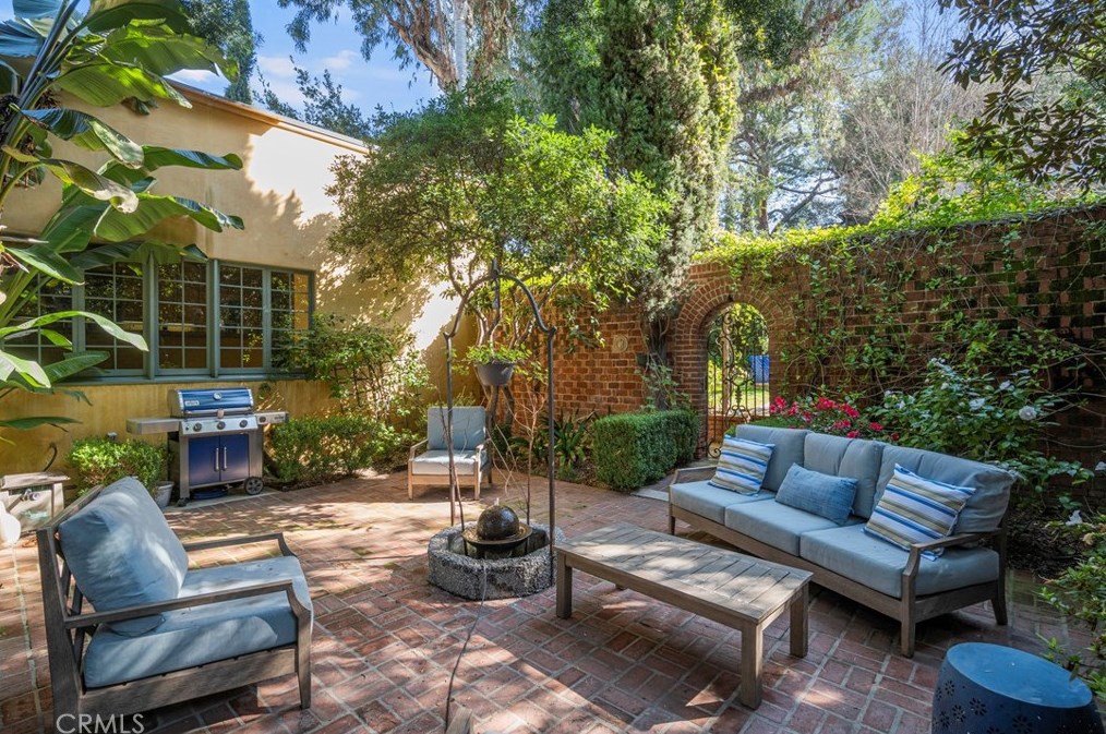 788 Grand Ave, Pasadena CA  91105-2447 exterior