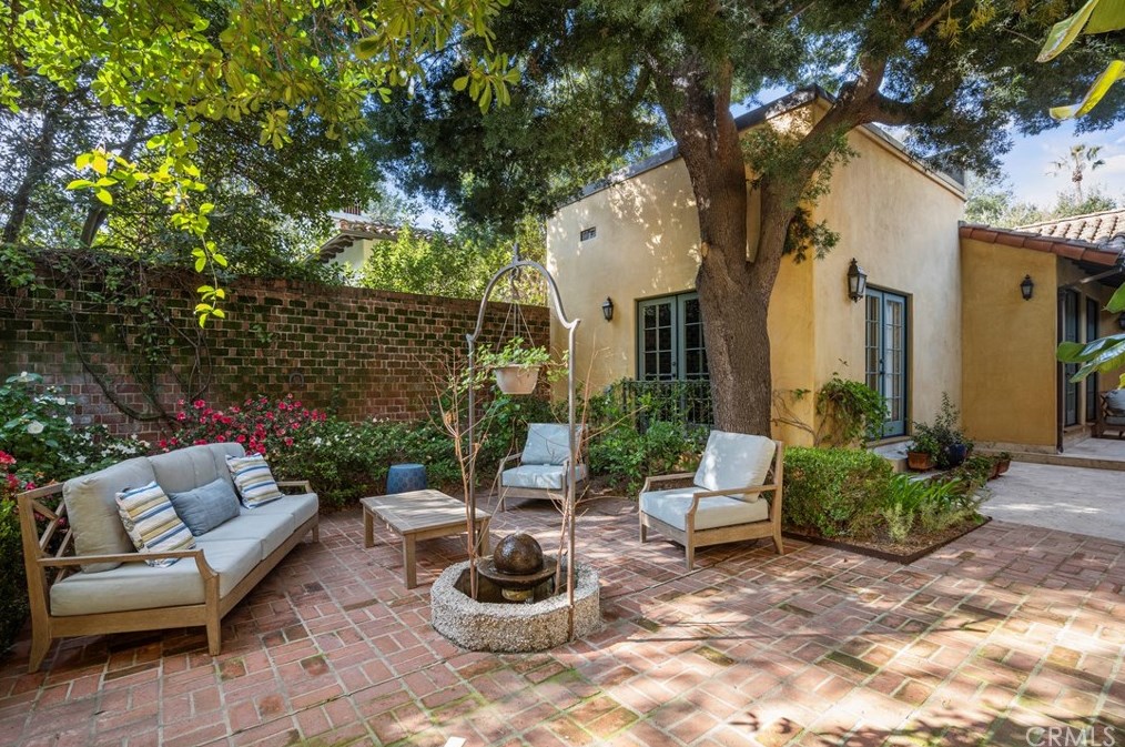 788 Grand Ave, Pasadena CA  91105-2447 exterior