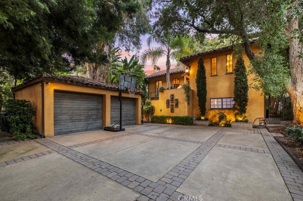 788 Grand Ave, Pasadena CA  91105-2447 exterior