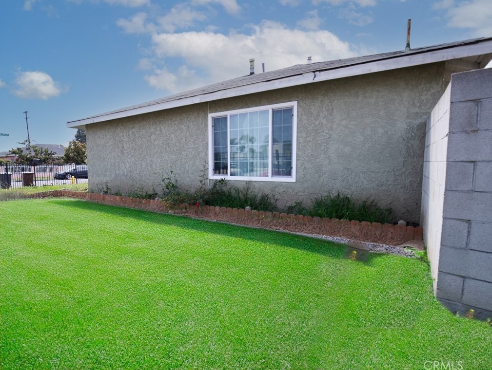 501 Corlett Ave, Compton, CA 90220-3424