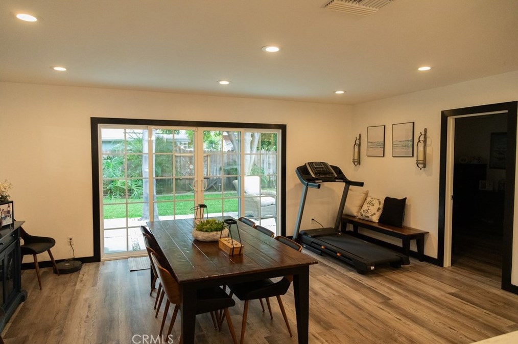 17418 Leadwell St, Van Nuys CA 91406-3032 exterior