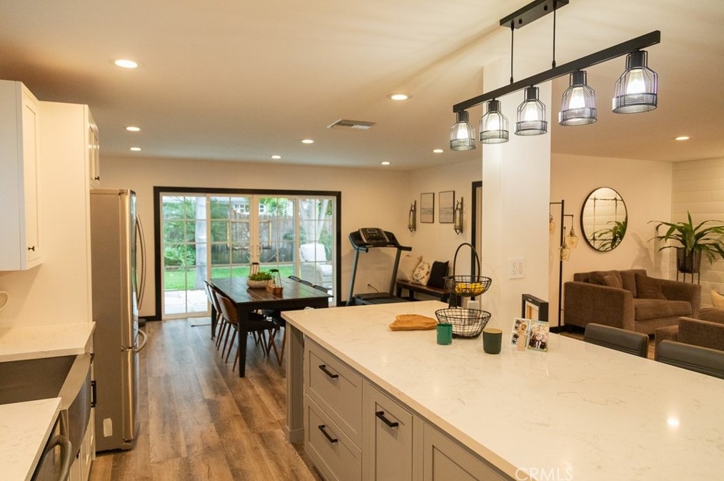 17418 Leadwell St, Van Nuys CA 91406-3032 exterior