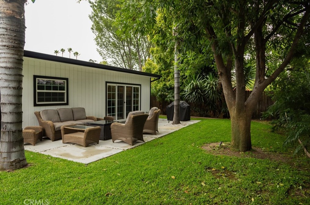 17418 Leadwell St, Van Nuys CA 91406-3032 exterior